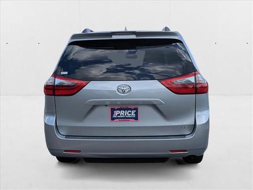 2020 Toyota Sienna LE