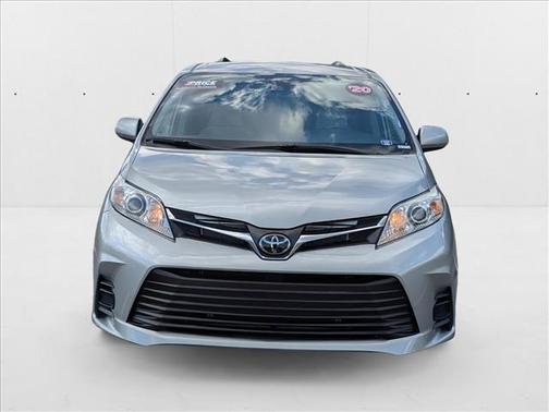 2020 Toyota Sienna LE