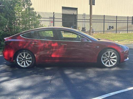 Pearl White Multi-Coat 2019 Tesla Model 3 Mid Range