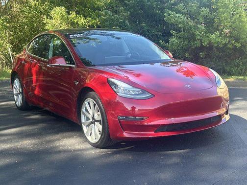 Pearl White Multi-Coat 2019 Tesla Model 3 Mid Range