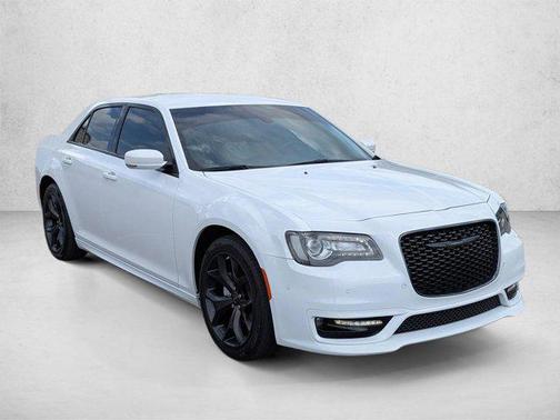 Bright White Clearcoat 2022 Chrysler 300 Touring