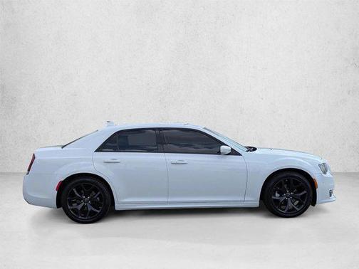 Bright White Clearcoat 2022 Chrysler 300 Touring