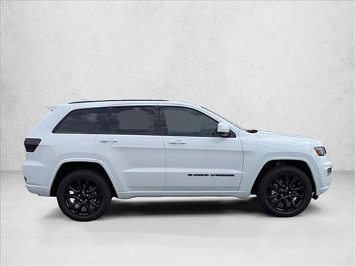 2022 Jeep Grand Cherokee Laredo