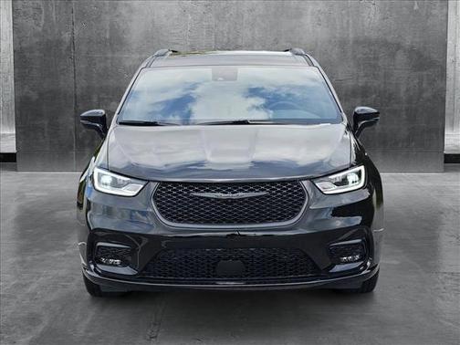 2025 Chrysler Pacifica L
