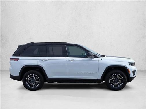 Bright White Clearcoat 2022 Jeep Grand Cherokee 4xe Trailhawk