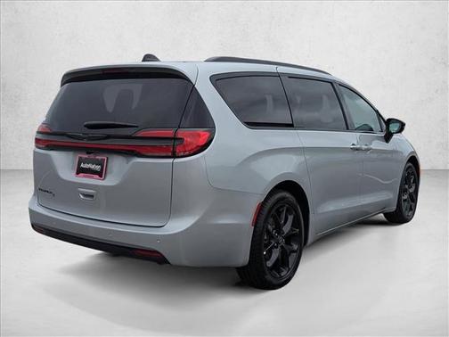 2026 Chrysler Pacifica L