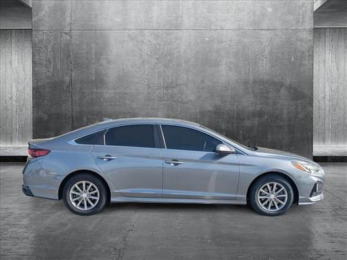 2018 Hyundai SONATA SE