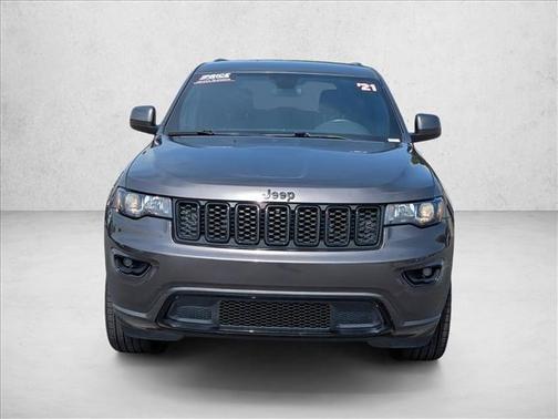 Granite Crystal Metallic Clearcoat 2021 Jeep Grand Cherokee Laredo