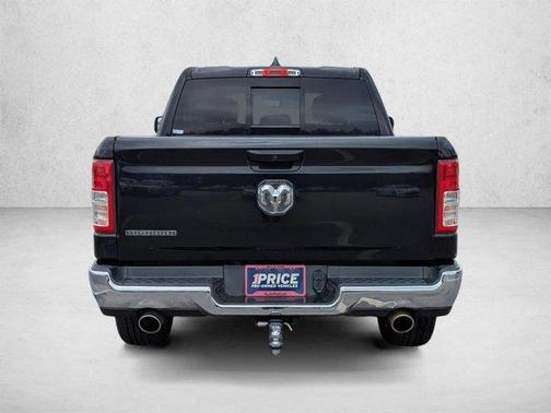Diamond Black Crystal Pearlcoat 2022 RAM 1500 Big Horn/Lone Star