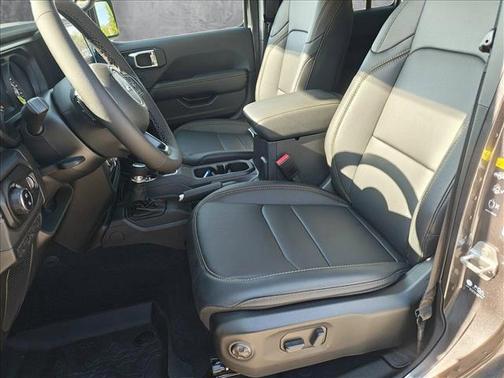 2025 Jeep Gladiator High Tide