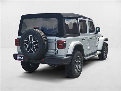 2024 Jeep Wrangler 4-Door Sahara 4x4