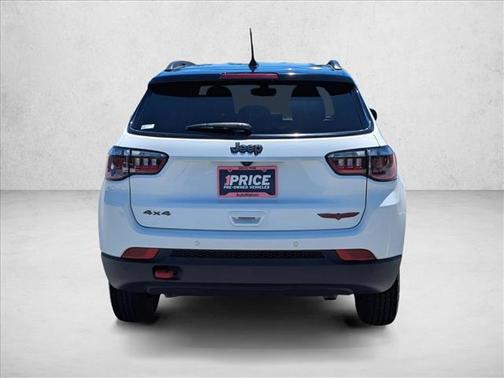 Bright White Clearcoat 2023 Jeep Compass Trailhawk