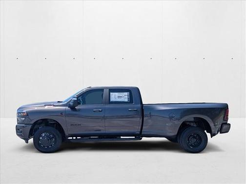 2025 RAM 3500 Big Horn Crew Cab 4x4 8' Box