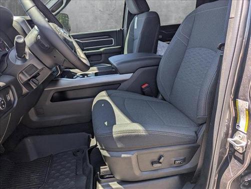 2025 RAM 3500 Big Horn Crew Cab 4x4 8' Box