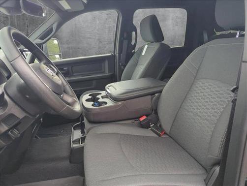2025 RAM 3500 Tradesman Crew Cab 4x4 8' Box