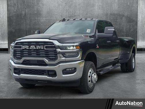 2025 RAM 3500 Tradesman Crew Cab 4x4 8' Box