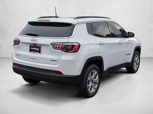 Bright White Clearcoat 2026 Jeep Compass Latitude