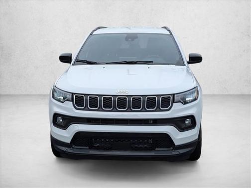 Bright White Clearcoat 2026 Jeep Compass Latitude