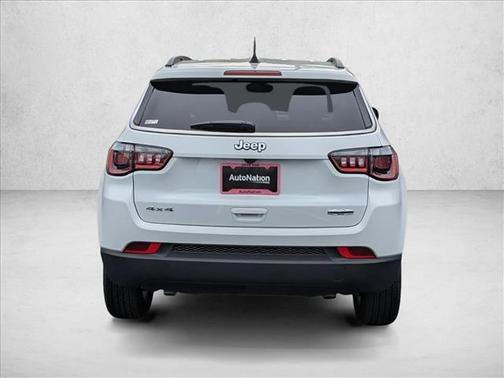 Bright White Clearcoat 2026 Jeep Compass Latitude
