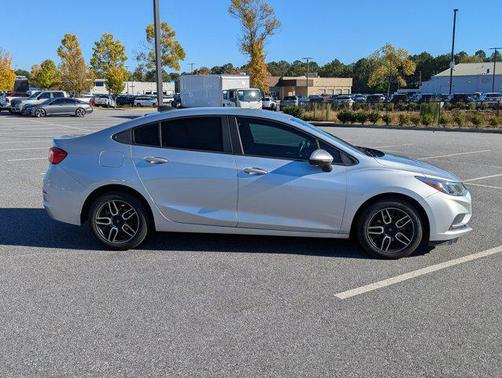 2018 Chevrolet Cruze LS