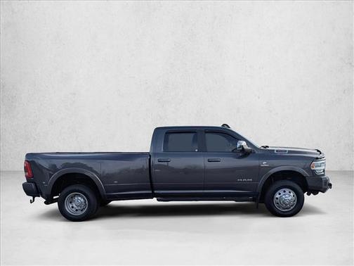 2019 RAM 3500 Laramie Crew Cab 4x4 8' Box