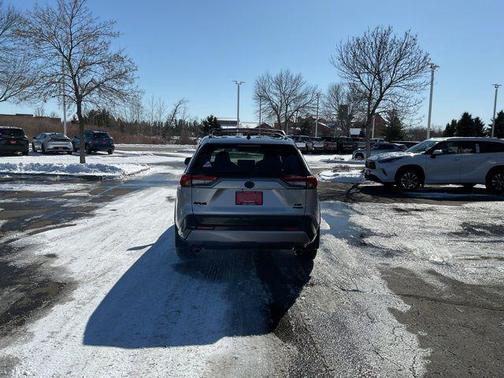 2023 Toyota RAV4 Hybrid SE