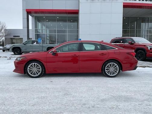 2022 Toyota Avalon Hybrid Limited