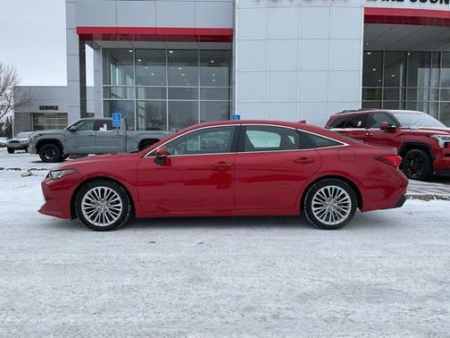 2022 Toyota Avalon Hybrid Limited
