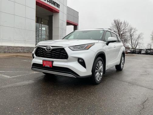 2026 Toyota Highlander Hybrid Platinum