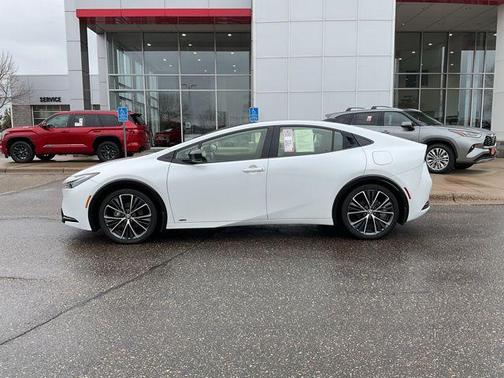 2024 Toyota Prius XLE