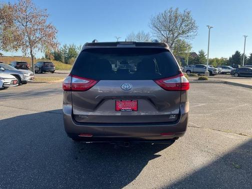 2019 Toyota Sienna XLE Premium