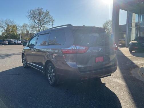 2019 Toyota Sienna XLE Premium