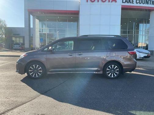 2019 Toyota Sienna XLE Premium