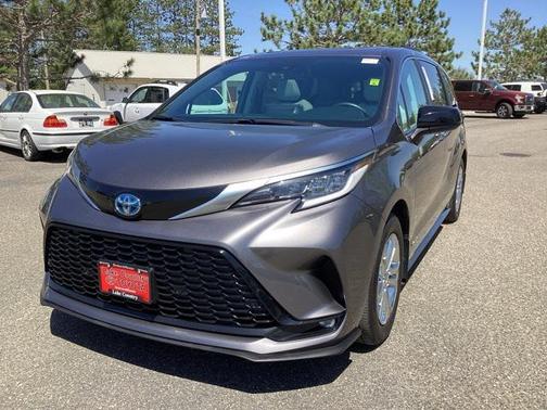 2021 Toyota Sienna XSE 7 Passenger