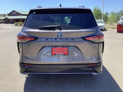2021 Toyota Sienna XSE 7 Passenger