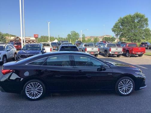 2019 Toyota Avalon Hybrid Limited