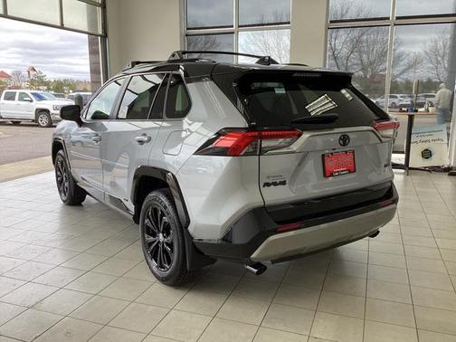 2025 Toyota RAV4 Hybrid SE