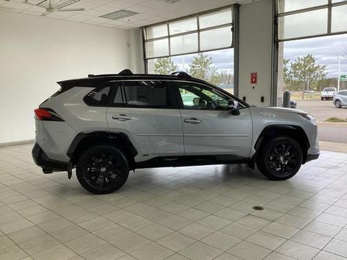 2025 Toyota RAV4 Hybrid SE