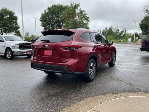Ruby Flare Pearl 2022 Toyota Highlander Hybrid XLE