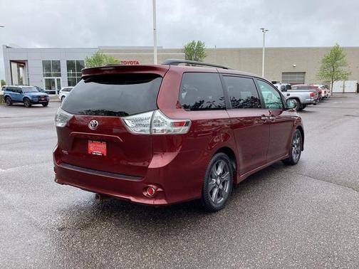 2017 Toyota Sienna SE