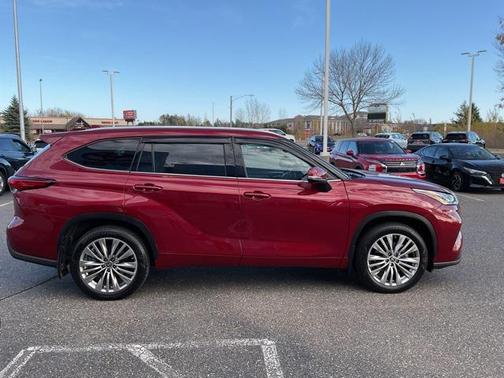 2022 Toyota Highlander Platinum