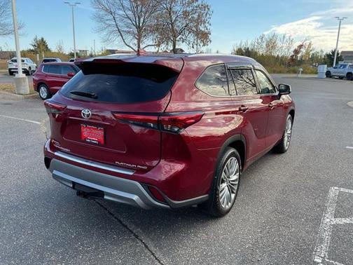 2022 Toyota Highlander Platinum