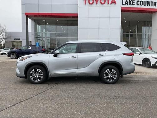 2023 Toyota Highlander Hybrid XLE