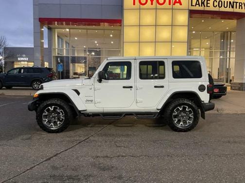 2024 Jeep Wrangler 4-Door Sahara 4x4