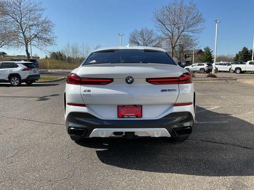 Mineral White Metallic 2023 BMW X6 M50i