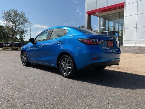2019 Toyota Yaris Sedan LE