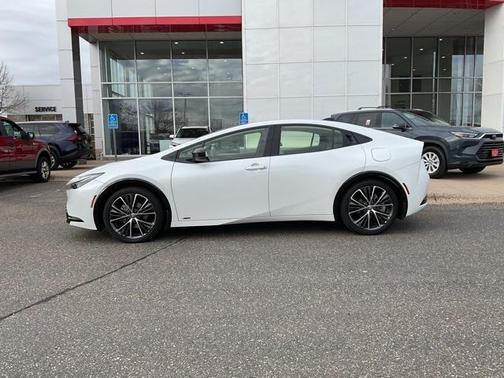 2024 Toyota Prius XLE