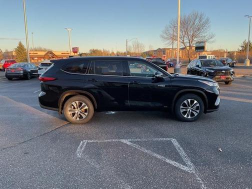 2020 Toyota Highlander Hybrid XLE