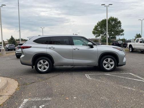 2021 Toyota Highlander LE