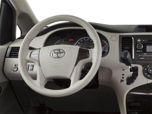 2013 Toyota Sienna SE